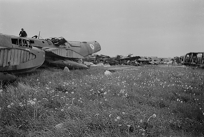 Flyvestation Aalborg sommeren 1945 Flyvestation Aalborg sommeren 1945